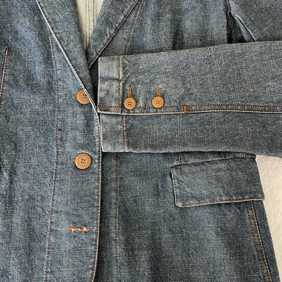 Vintage Women’s Zara denim jacket/removable faux fur collar. Size 8. Like new! - Picture 4 of 6